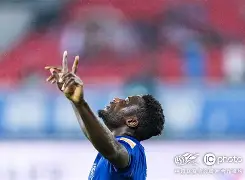 开元官网- 梅西站在车外和nba球星握手 