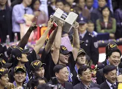 这也行？赛后广东宏远回应争议广东宏远围绕全明星赛更衣室发声，今晚山东男篮调整名单以备全明星赛的简单介绍