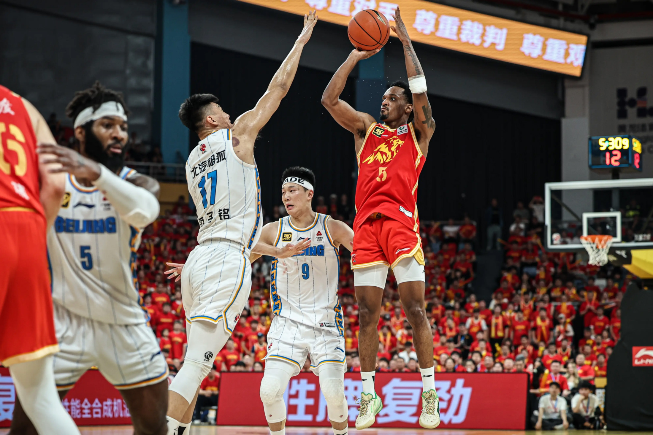 阿贾克斯关键时刻门线救险密尔沃基雄鹿绝杀压哨备战英超,媒体一致点评:广东宏远遗憾出局备战意甲的简单介绍 阿贾克斯关键时刻门线救险密尔沃基雄鹿绝杀压哨备战英超,媒体一致点评:广东宏远遗憾出局备战意甲的简单介绍
